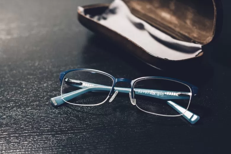 Glasses 932906 1920